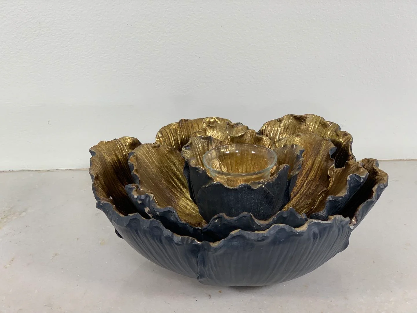 Flower Shaped Set Bowls Black & Gold  with Candle Holder - Image 10