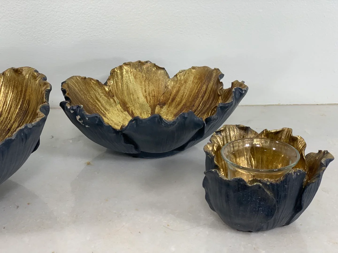 Flower Shaped Set Bowls Black & Gold  with Candle Holder - Image 7