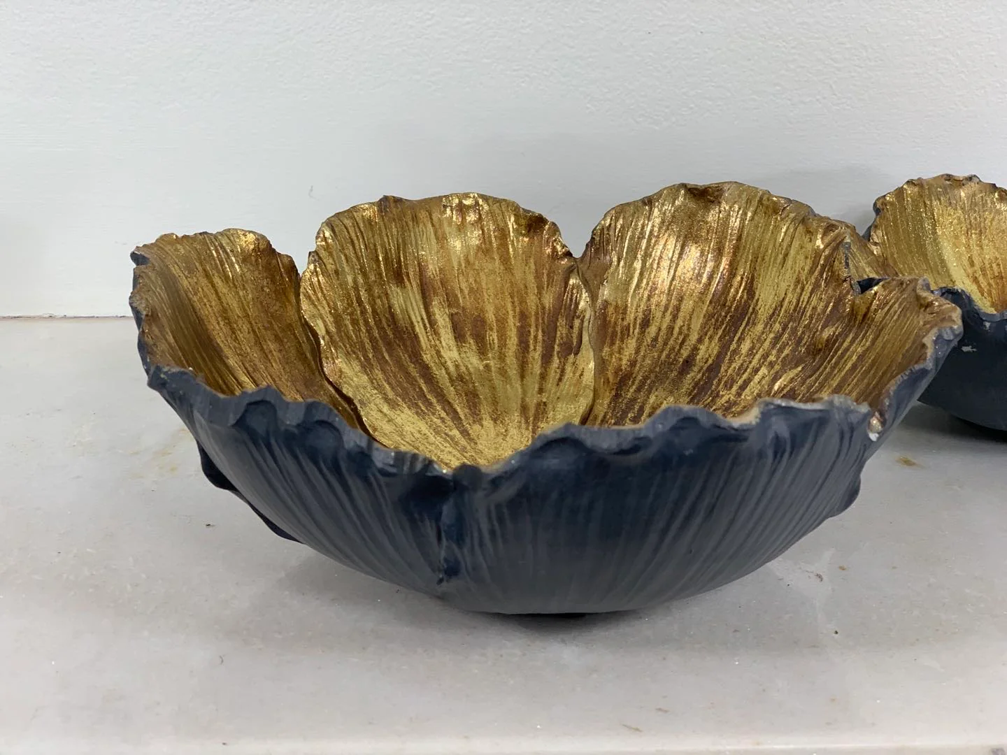 Flower Shaped Set Bowls Black & Gold  with Candle Holder - Image 8