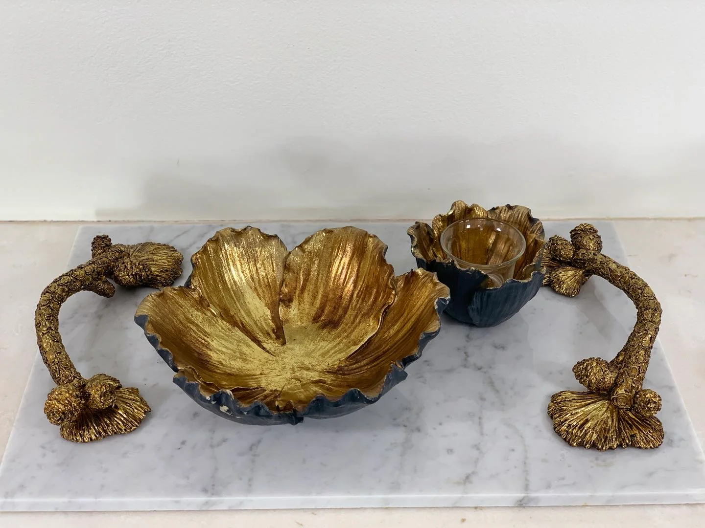 Flower Shaped Set Bowls Black & Gold  with Candle Holder - Image 9