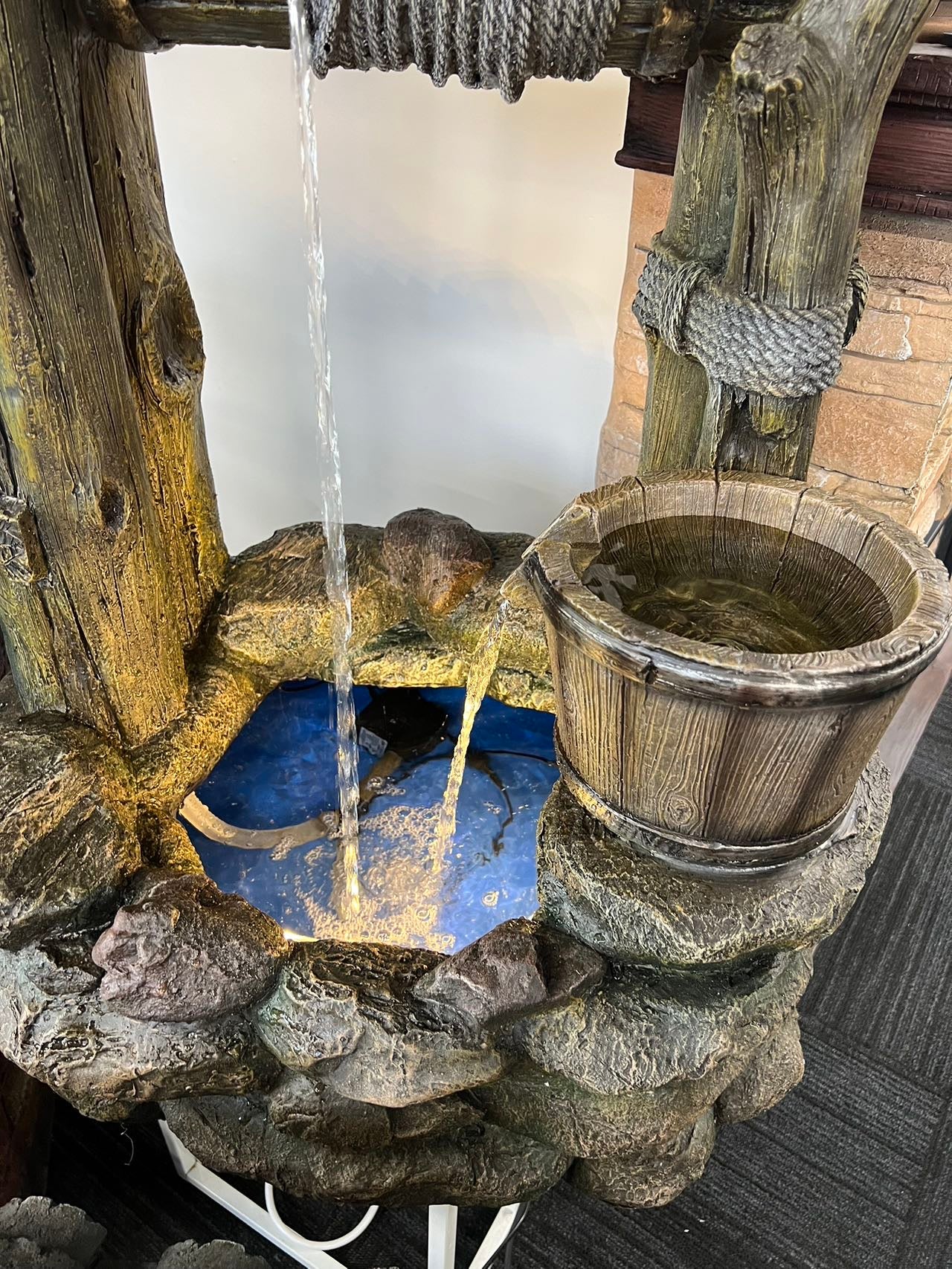 Villaggio Wishing Well Fountain - Image 4